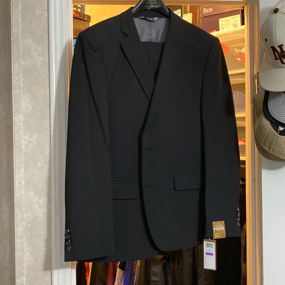 New Haggar Black Suit Coat with 34x30 Pants (smoke free home).